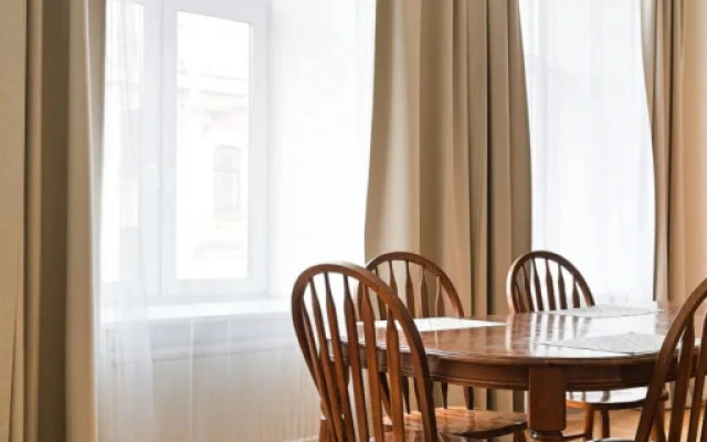 1912 U Anichkova Mosta №1 Apartments