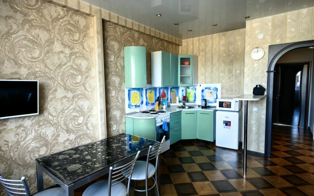 Uyutnaya Trekhkomnatnaya V 18 Kvartale Flat