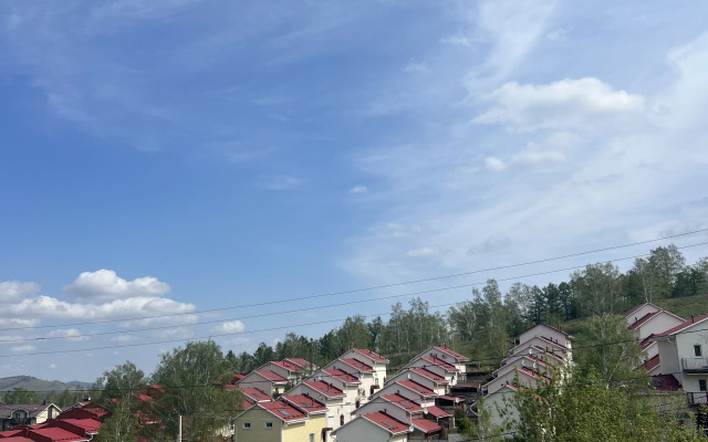 Uyutnaya kvartira v gorakh Flat
