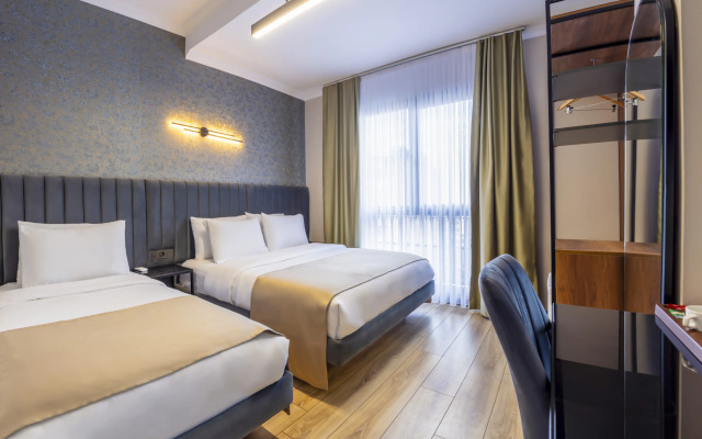 Lenora Airport Hotel