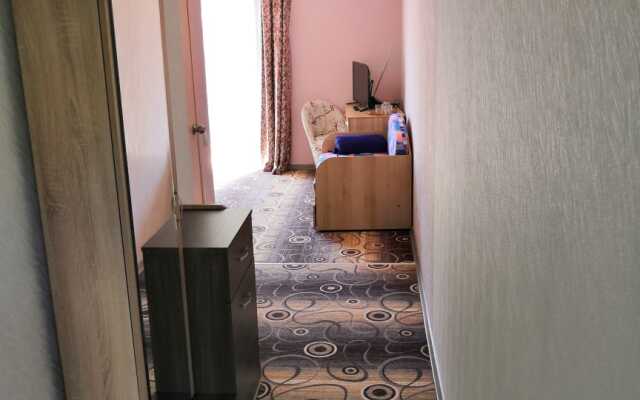 Yablochko Guest House