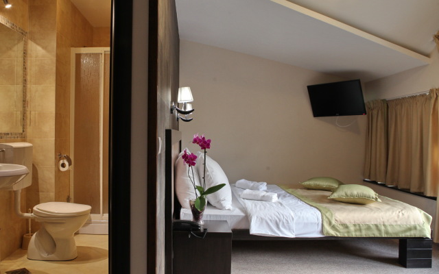 Hotel Vozarev