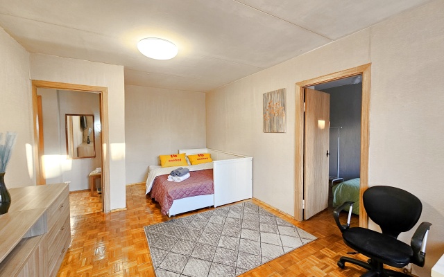 Апартаменты Ельниская 12