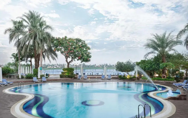 Ночлег и завтрак (B&B) Steigenberger Nile Palace Luxor Travel