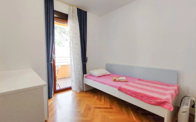 Sunny Three Bedroom Flat