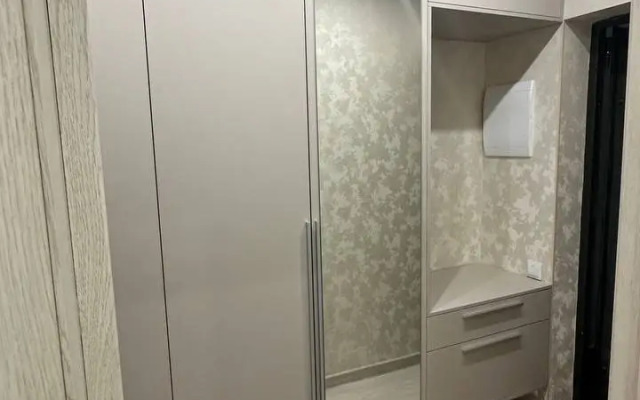 Uyutnaya i Svetlaya v Novom Zhilom Komplekse Flat