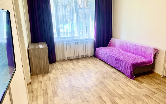 Апартаменты квартира на Малая Тульская 8