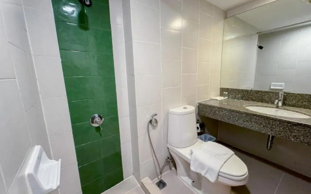 Отель Ambassador Bangkok Hotel