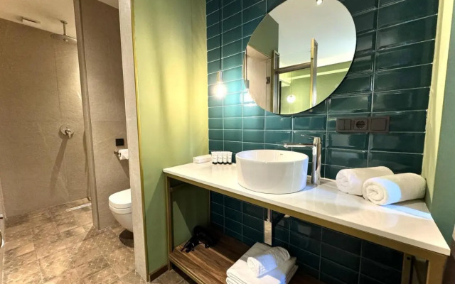 Design Hotel & Private Spa – Tbilisi Edition Hotel