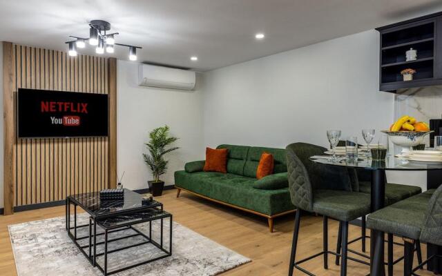 Отель BayMari Suites City Life