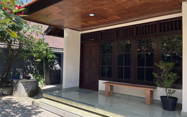 4BR Bali House Nusa Dua Beach 850m Private House