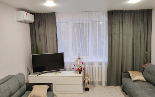 Ploshchad Pobedy Apartments