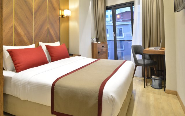 Celine Taxim Hotel