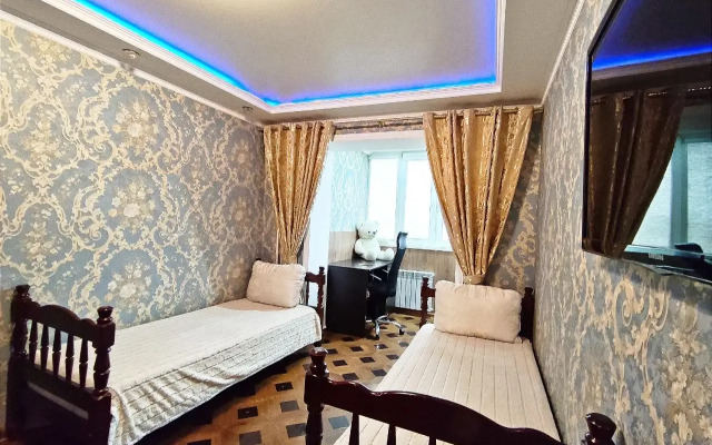 Trekhkomnatnaya Na Yessentukskoy Flat