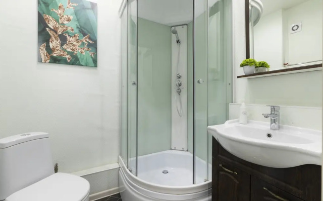 Апартаменты Prince Apartments на ПроспектеСтроителей 18 (112)