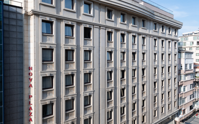 Nova Plaza Crystal Hotel & Spa