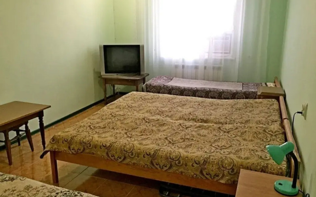 041 Naberezhnaya 5 Privat House