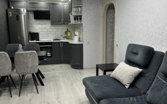 Sovremennaya 56 Kv.m Na Ulitse Kosareva D.48 Apartments
