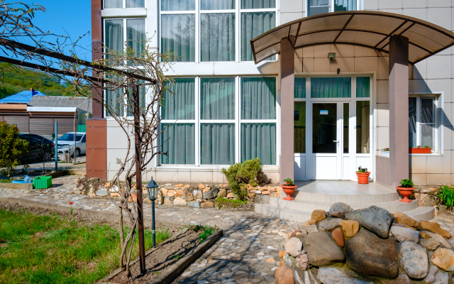 Elladen Guest House