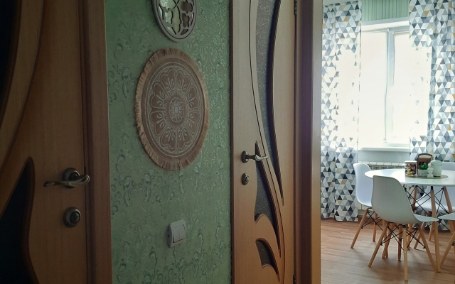 Ryzhiy Kot vozle Parka Apartments