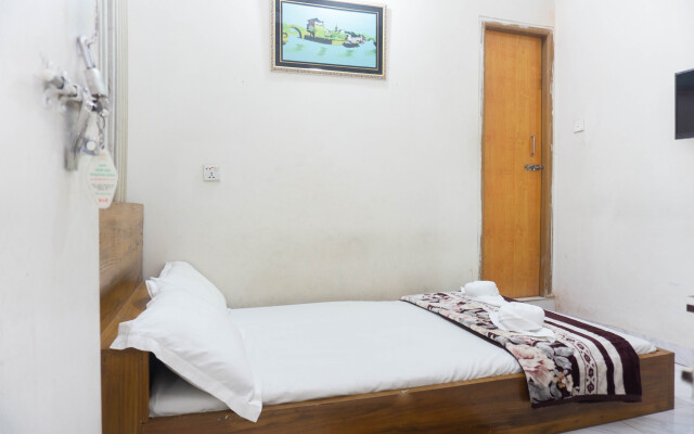 White House International Residential Hotel