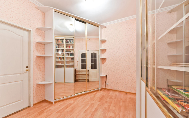 Na Mokhovoy Apartments