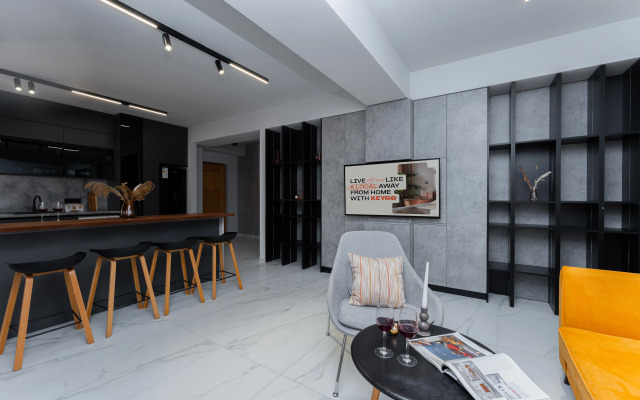 KeyGo #0163, 2 Bedroom, Balcony near Park Apartments