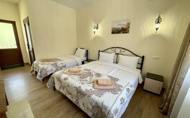 Eski Cesme Guest House
