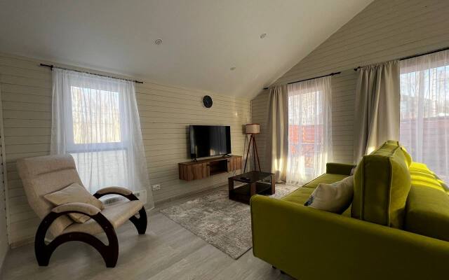 Point 400 Kedrovyj Guest House