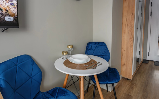 Fortestate na Leninskom prospekte 158 5 Apartments