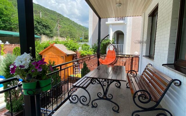 Dom U Morya - semeiny Guest house
