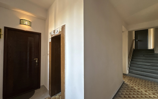3-K Kvartira na Prospekte Sayat-Novy Flat