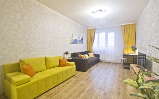 Uyutnaya Trekhkomnatnaya Vozle Metro Proletarskaya Flat