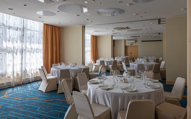 Cosmos Astrakhan Hotel