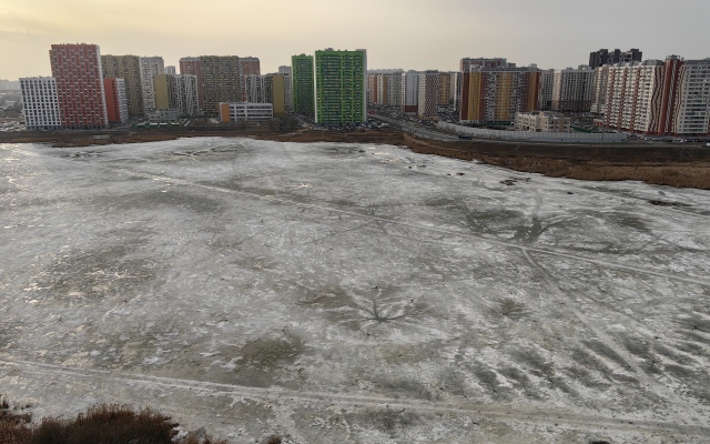 Dvushka Derzkie Koty Milye Pyosiki Flat