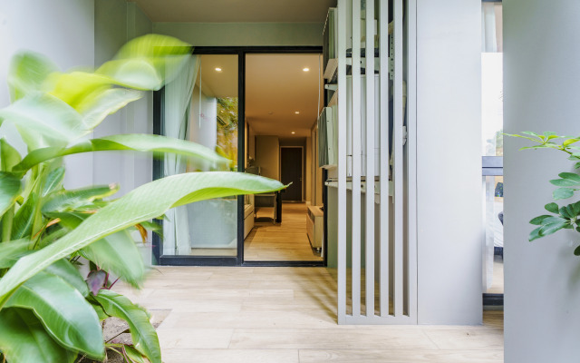 Diamond 2Br  Deluxe Poolside Condo Apartments