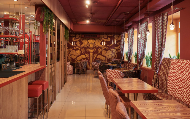 Avrora Hotel