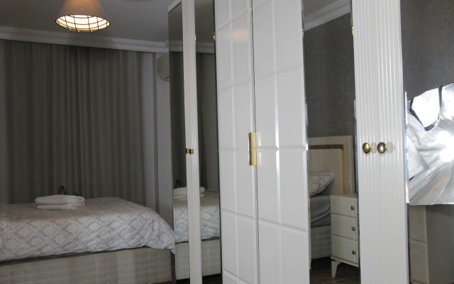 Отель Solo Suites