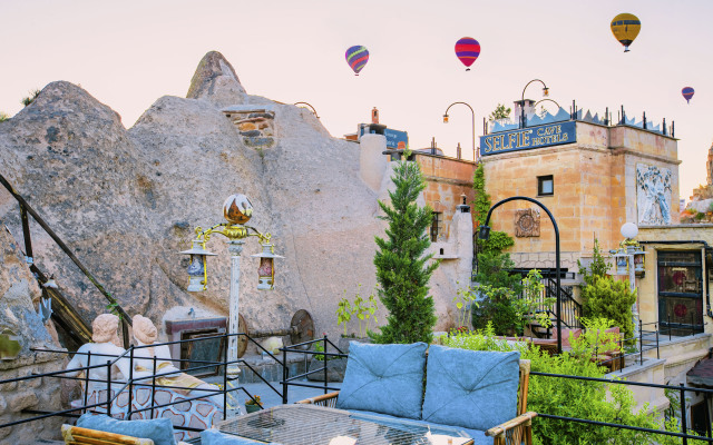 Cappadocia Fairy Chimneys Selfie Cave Hotel