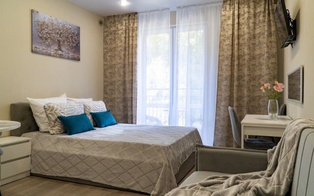 Studiya Kapri Khaus Chetyrekhmestnaya Zhk Letniy Flat