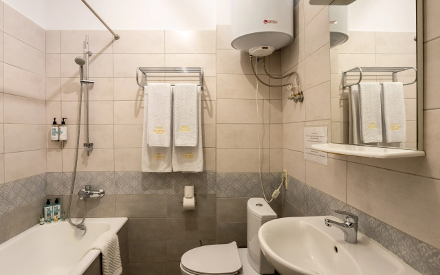 Sova Na Profsoyuznoy Hotel