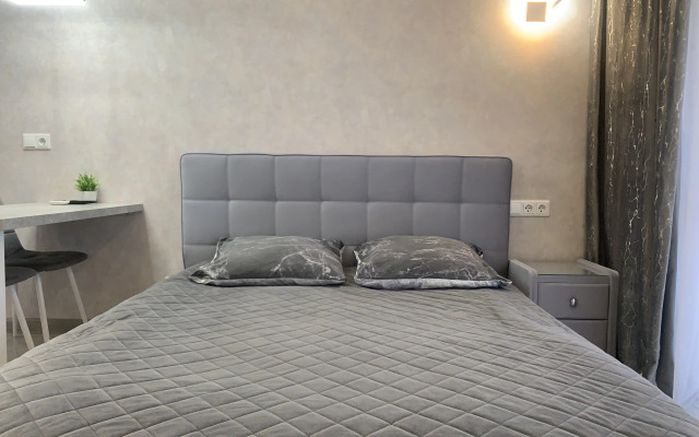 Stilnaya Kvartira-Studiya S Konditsionerom Vozle Aeroporta Flat