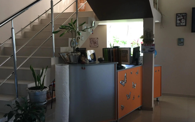 San-Mari Guest House