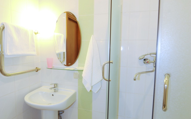 Iris Hotel