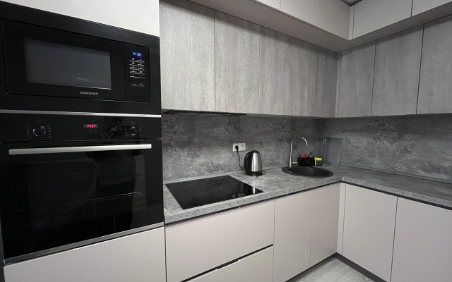 Uyutnaya dvukhkomnatnaya Na Solnechnom Bulvare flat