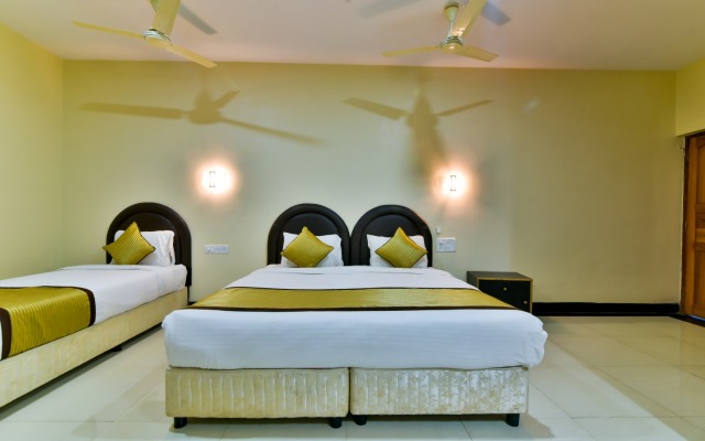 Отель Baga Fantacia Beach Inn