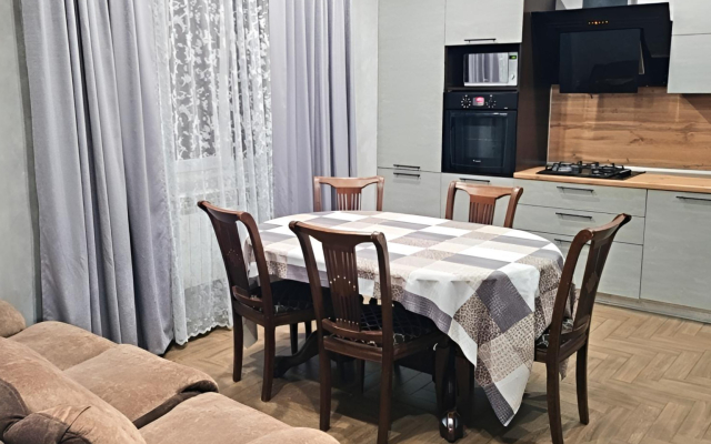 Anzheli Apartments