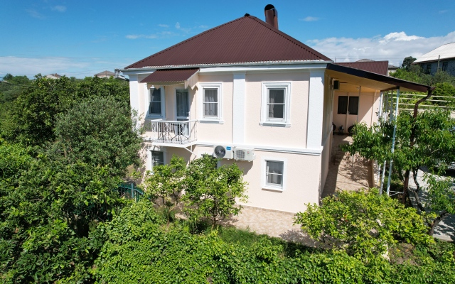 S Mandarinovim Sadom Private House