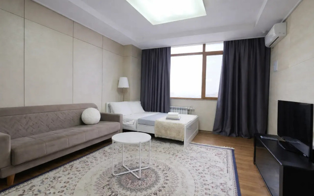 Luxury 12j Etazh S Shikarnym Vidom Na Mechet', Vozle Posol'stva SSHA Apartment