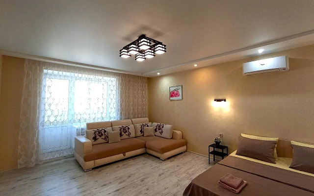 Na bulvare 30- letiya Pobedy Flat